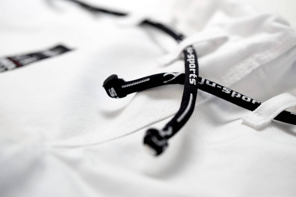 Ju Sports BJJ Starter Gi Fortaleza + BJJ Gürtel weiß Auslauf