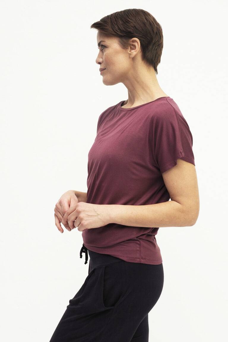 Kismet Yogastyle Manavi Tee ruby Begrenzt auf 3 Tage
