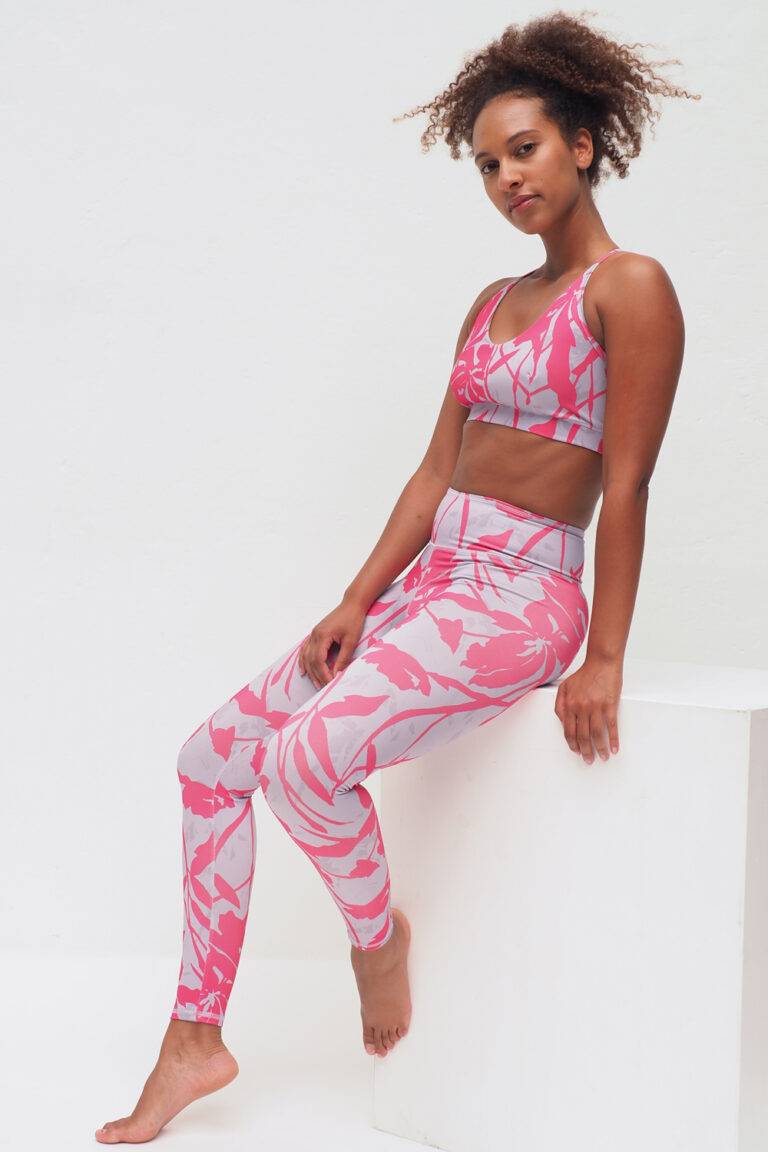 Kismet Yogastyle Amba violet flower im Angebot