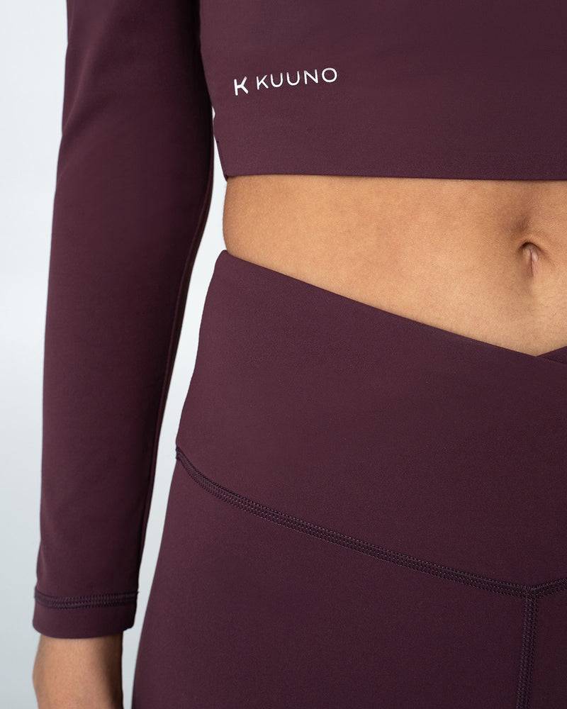 Kuuno Essential Cropped Longsleeve Dark Berry im Angebot