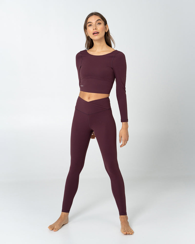 Kuuno Essential Cropped Longsleeve Dark Berry im Angebot