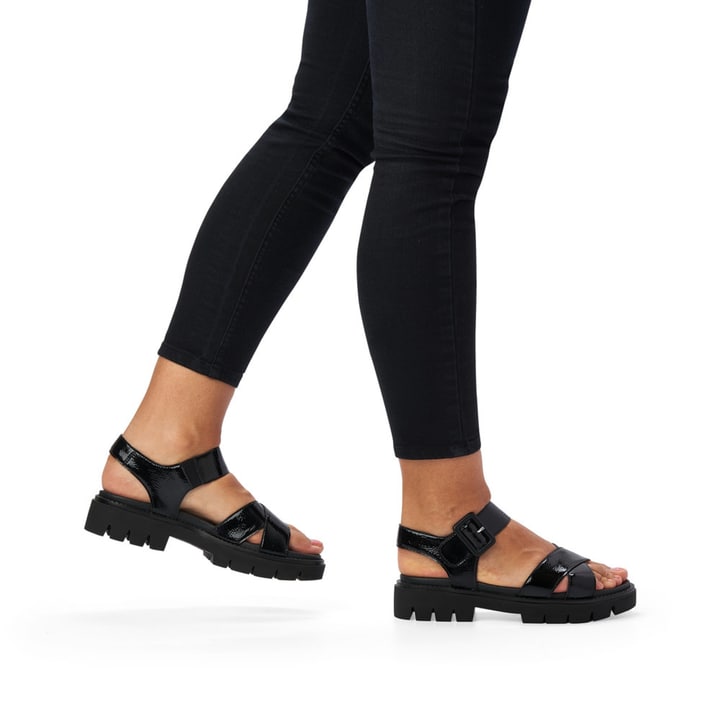 Remonte Artikelnummer D7950-01 remonte Damen Riemchensandalen glanzschwarz im Angebot