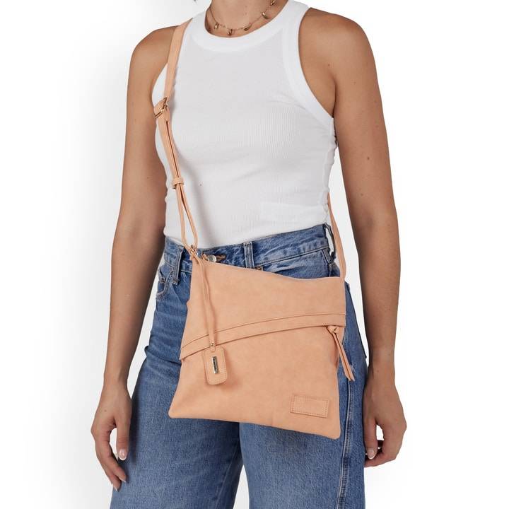 Remonte Artikelnummer Q0619-38 remonte Handtasche lachsfarben Nur für heute