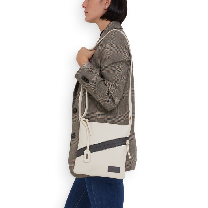 Remonte Artikelnummer Q0625-60 remonte Handtasche blütenweiß Vierteljährliche Förderung
