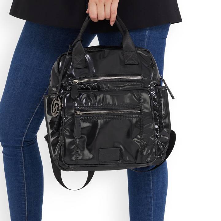 Remonte Artikelnummer Q0520-01 remonte Rucksack glanzschwarz Exklusivangebot