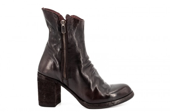 Riccardo Cartillone Officine Creative VERNON/045 TM25 2025