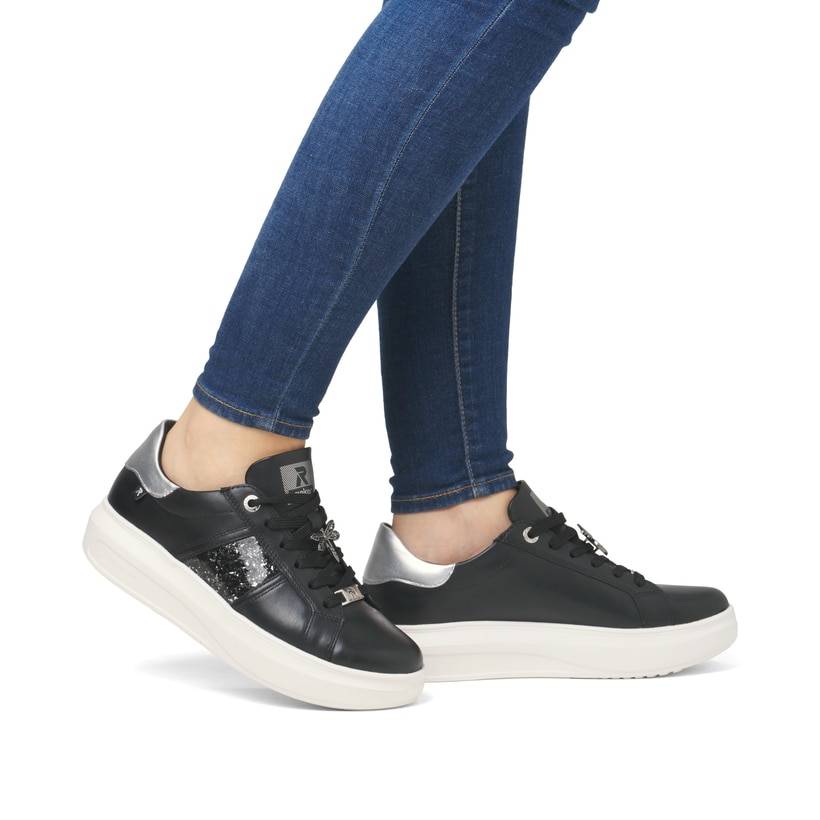 Rieker Artikelnummer W1202-00 Rieker Damen Sneaker Low mattschwarz-silber im Angebot