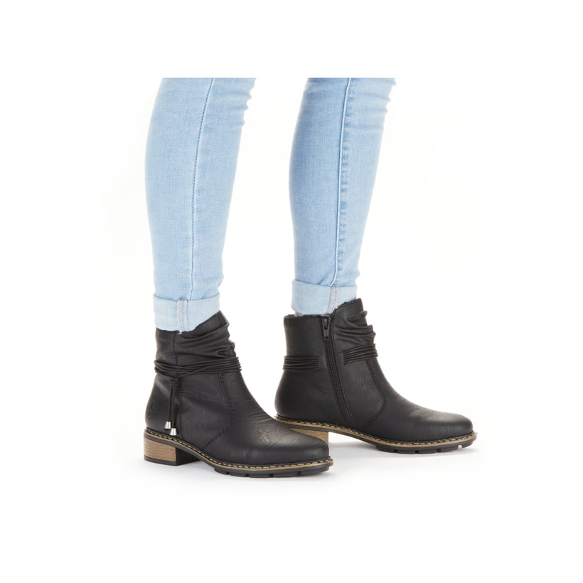 Rieker Artikelnummer 77263-00 Rieker Damen Kurzstiefel nachtschwarz Fabrikverkauf